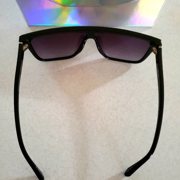 Quay NIGHTFALL Sunglasses - Picture 5 of 5